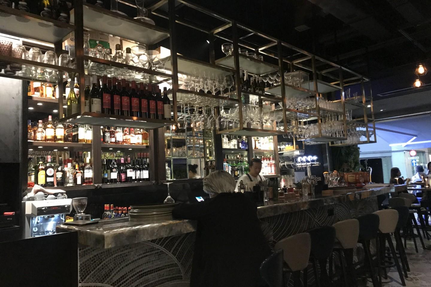 8Five2 Restobar