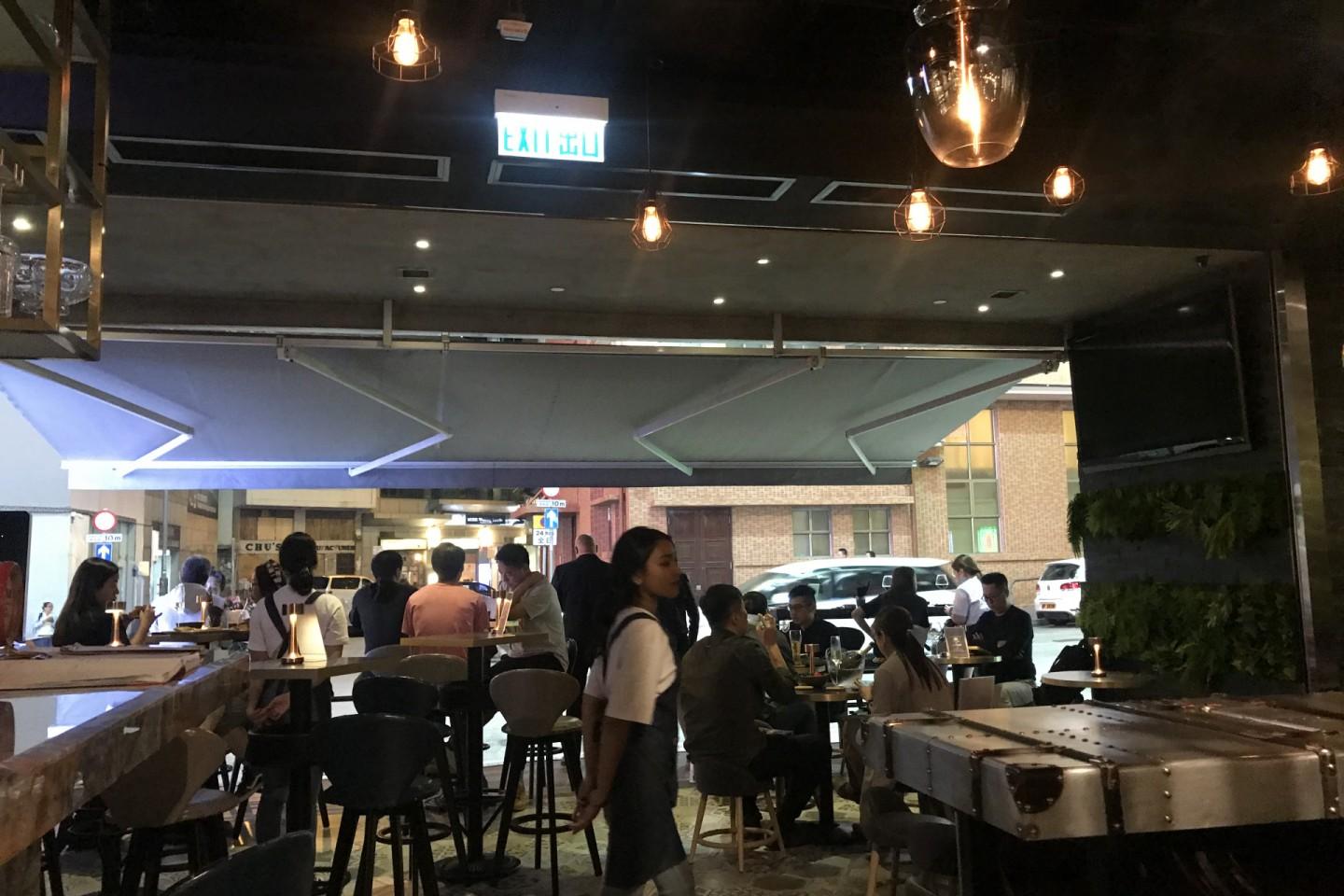 8Five2 Restobar