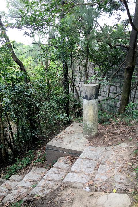 畢架山行山